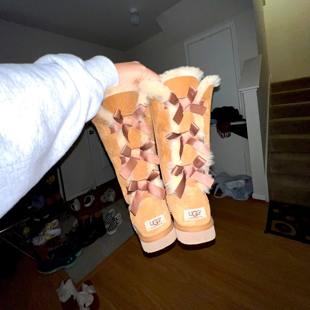 UGGS with bows